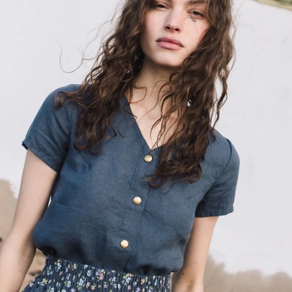 NotPERFECTLinen GETTY front snaps top Size: L; Color: Dusty Lavender - Picture 3 of 3